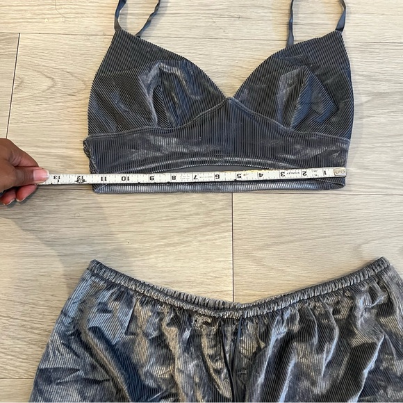 Beautiful Victoria’s Secret ribbed velvet lounge set size small - Picture 2 of 7
